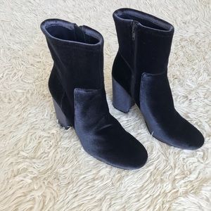 Nine West NWB Velvet Navy Blue Ankle Boots